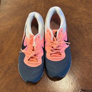 Nike Women’s Sneakers - Coral and Navy size 10